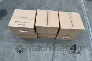 6 X Fleetguard Air Filters. AF4309,to Suit Toyota Landcruiser,