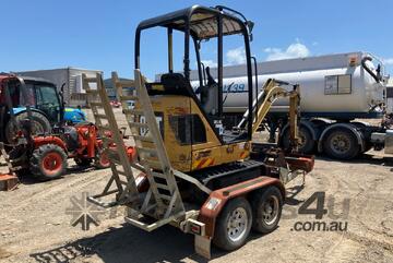 2016 Caterpillar 301.4C Excavator & Trailer