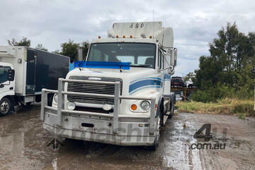1998 Freightliner FL112 Prime Mover