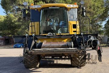 New Holland 2008   CR 9070
