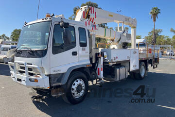2006 Isuzu FVR900T EWP Day Cab