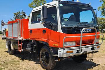 Isuzu FSS550 Crew 4x4 Dualcab Traytop Firetruck. Ex NSW Rural Fire Service.