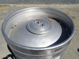 transportable stainless steel tanks - picture0' - Click to enlarge