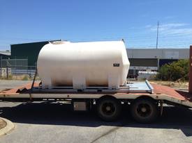 10,000 LITRE POLY TANK WITH GALV SKID FRAME - picture0' - Click to enlarge