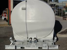 10,000 LITRE POLY TANK WITH GALV SKID FRAME - picture0' - Click to enlarge