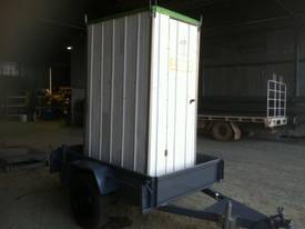 Toilet on Trailer - picture0' - Click to enlarge