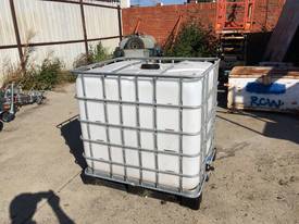 1000 LTRS WATER TANK - picture0' - Click to enlarge