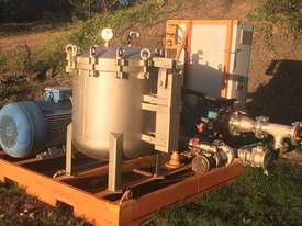 Oil filtration system - picture1' - Click to enlarge