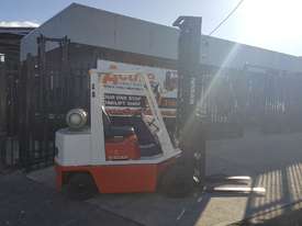 Nissan Forklift 2.5 Ton 4.5m Lift Runs well  - picture0' - Click to enlarge