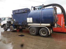 International 2350G c/w Super Products Vacuum Tanker - picture0' - Click to enlarge