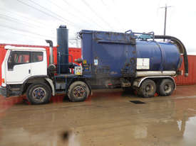 International 2350G c/w Super Products Vacuum Tanker - picture1' - Click to enlarge