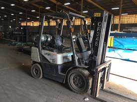 Forklift*3tonne Crown*3 stage container mast - picture1' - Click to enlarge