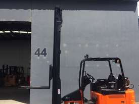 Bendi BG 40 Narrow Aisle Articulated Forklift - Refurbished & Repainted - picture2' - Click to enlarge