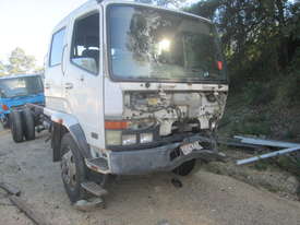 2002 Mitsubishi FM618 - Wrecking - Stock ID 1536 - picture0' - Click to enlarge