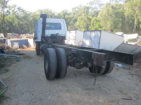 2002 Mitsubishi FM618 - Wrecking - Stock ID 1536 - picture1' - Click to enlarge