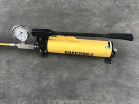 Enerpac Hydraulic Steel Porta Power Hand Pump P80 - picture1' - Click to enlarge
