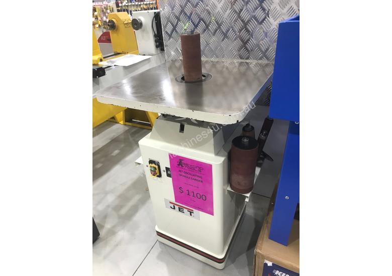 caption Bobbin sander large table