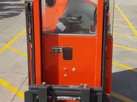 Used Forklift:  E10 Genuine Preowned Linde 1t - picture1' - Click to enlarge