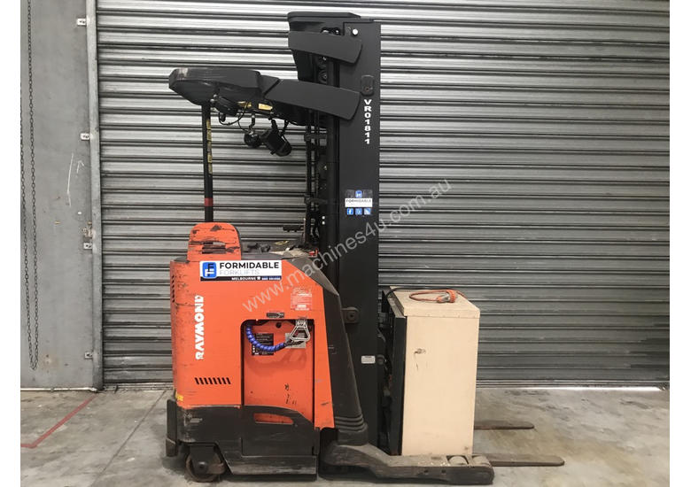 caption Raymond 7400 Reach Forklift Forklift