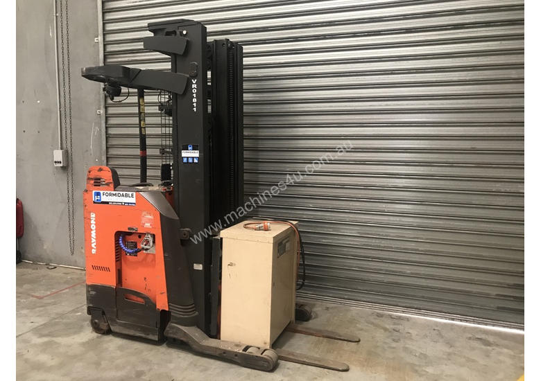 caption Raymond 7400 Reach Forklift Forklift