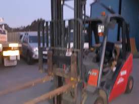 Forklift 2.5Tonne - picture1' - Click to enlarge