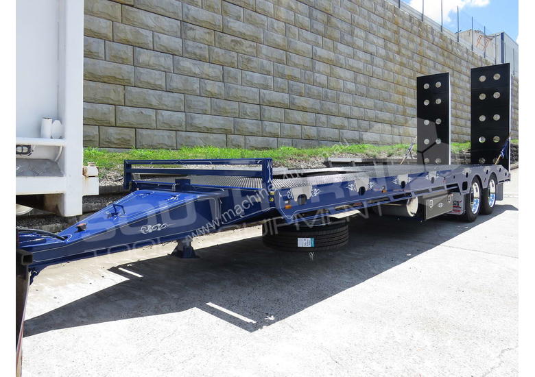 caption Interstate Trailers ELITE Tandem Axle Tag Trailer Custom Blue ATTTAG