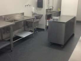 Commercial Kitchen  - picture0' - Click to enlarge