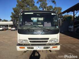 2005 Isuzu FRR500 - picture1' - Click to enlarge