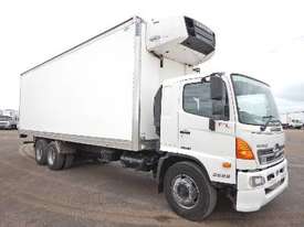 HINO FL8J Reefer Truck - picture0' - Click to enlarge