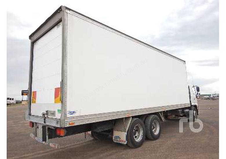 caption HINO FL8J Reefer Truck