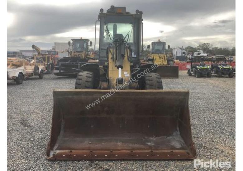 caption 2004 Caterpillar 924G