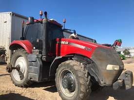 Case IH 260 Magnum Crop-Row Tractor - picture0' - Click to enlarge