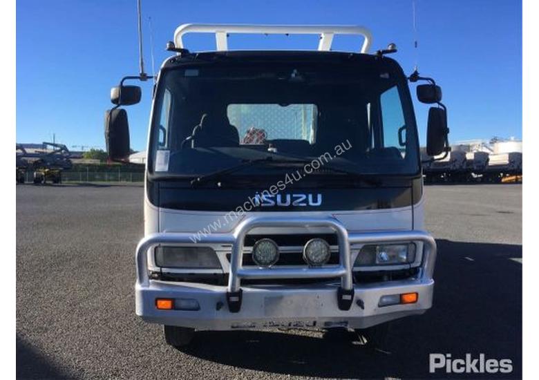 caption 2007 Isuzu FRR500