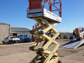 JLG 20ft scissor lift electric - picture0' - Click to enlarge