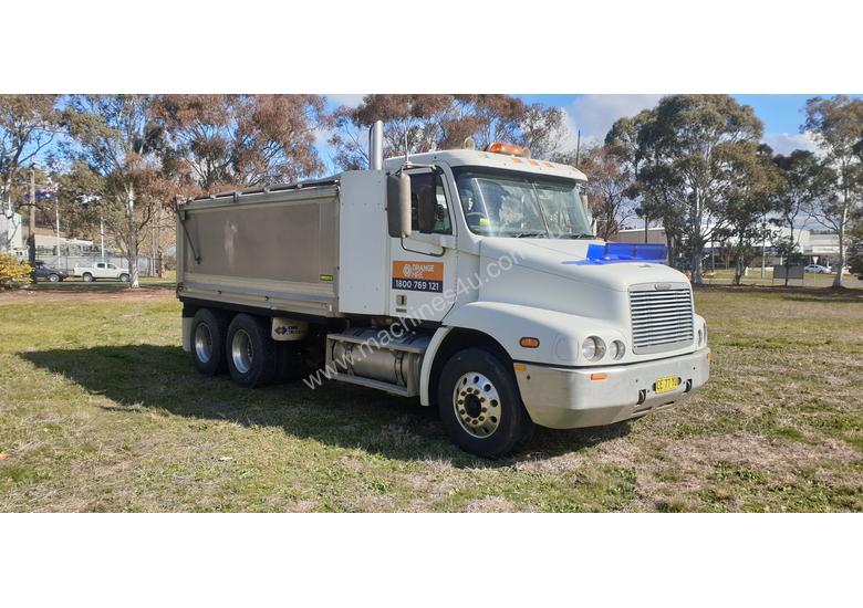 caption Used 2004 Freightliner 6x4 Tipper Truck for sale