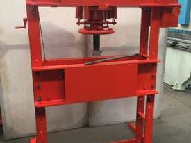 Servex HP-100- MKII Roll Head Hydraulic Workshop Press - picture0' - Click to enlarge