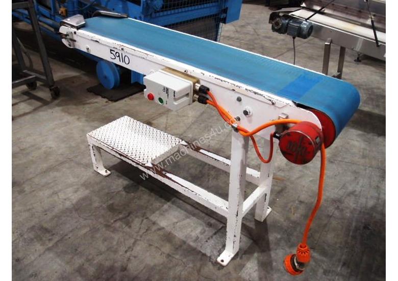 Used Flat Belt Conveyor 1400mm L X 300mm W X 900mm H Belt Conveyor In 