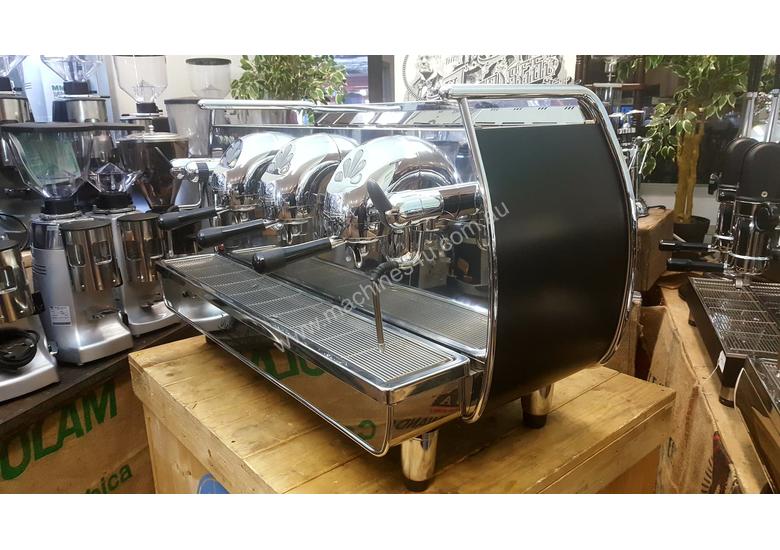 Used Victoria Arduino VICTORIA ARDUINO ADONIS 3 GROUP BLACK ESPRESSO