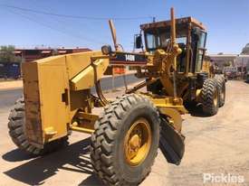 2002 Caterpillar 140H - picture2' - Click to enlarge