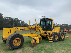 Komatsu GD825 Artic Grader Grader - picture0' - Click to enlarge