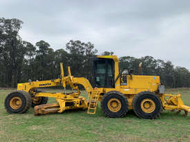 Komatsu GD825 Artic Grader Grader - picture0' - Click to enlarge