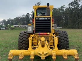 Komatsu GD825 Artic Grader Grader - picture2' - Click to enlarge