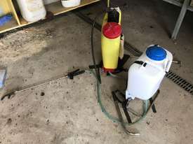 Quantity of 2 Chemical Spray Guns - picture0' - Click to enlarge