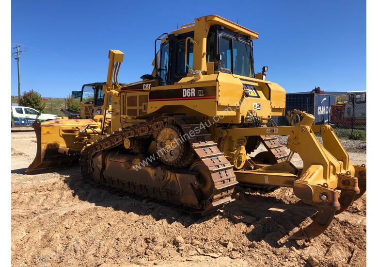 caption 2007 Caterpillar D6R III XL Dozer