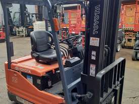 TOYOTA ELECTRIC FORKLIFT 5FBE15 1.5 TON 4.7M LIFT CONTAINER MAST 2000 MODEL - picture0' - Click to enlarge