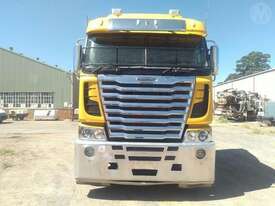 Freightliner Argosy - picture0' - Click to enlarge