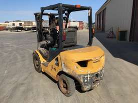 DIESEL 2.5T Forklift  - picture1' - Click to enlarge