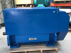 710 kw 950 hp 4 Pole 1480 rpm 3300 volt Foot Mount 355 frame TOSHIBA Type TIKK FCKW Electric Motor - picture0' - Click to enlarge