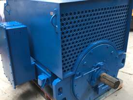 710 kw 950 hp 4 Pole 1480 rpm 3300 volt Foot Mount 355 frame TOSHIBA Type TIKK FCKW Electric Motor - picture1' - Click to enlarge