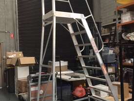 Order Picker Ladder - picture0' - Click to enlarge